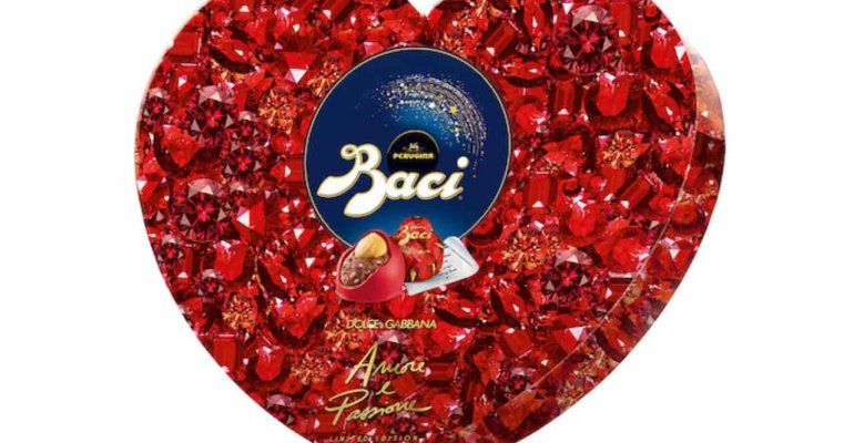 Baci Perugina, anche i baci queer nello spot Dolce e Gabbana limited edition