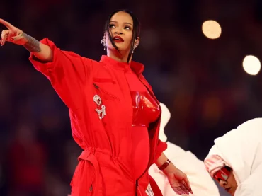 Rihanna e il nuovo disco: “Sarebbe ridicolo se non uscisse nel 2023”