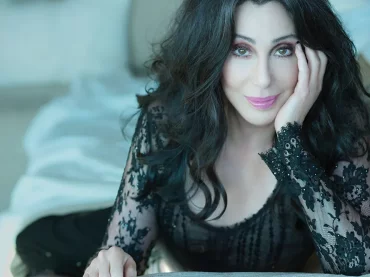 Cher festeggia i 25 anni dell’epocale Believe con un cofanetto deluxe