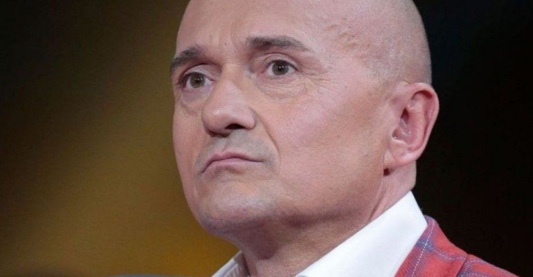 Alfonso Signorini in difficoltà: dati Auditel negativi per il GF