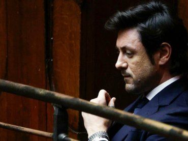 Caso Andrea Giambruno, parla Mediaset: il giornalista non condurrà più “Diario del Giorno”