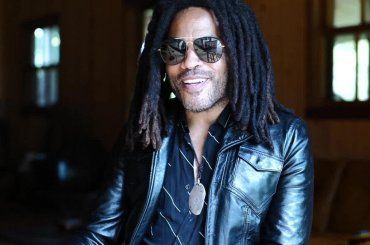 Lenny Kravitz nudo nel video TK421