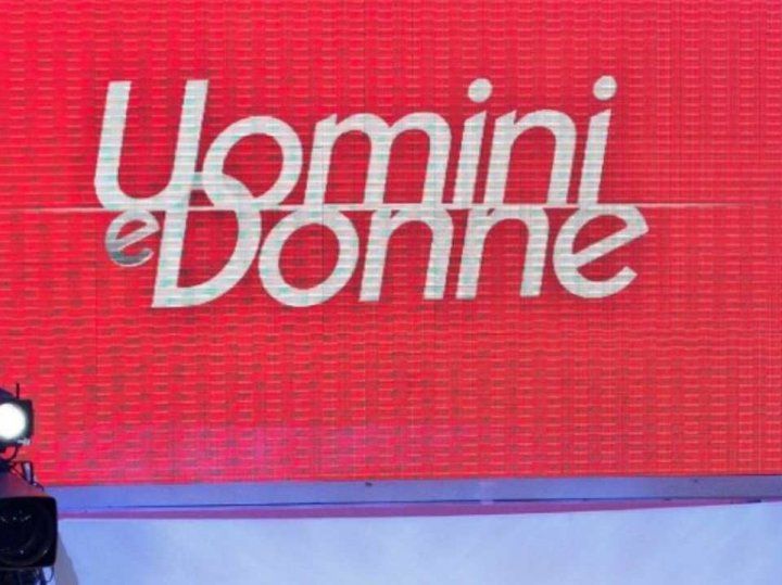 Uomini e Donne: un notissimo cavaliere potrebbe tornare in trasmissione