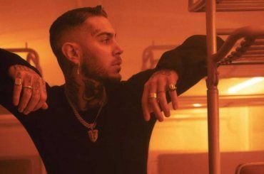 Emis Killa, annullato il concerto a Ladispoli: la canzone inno al femminicidio è troppo