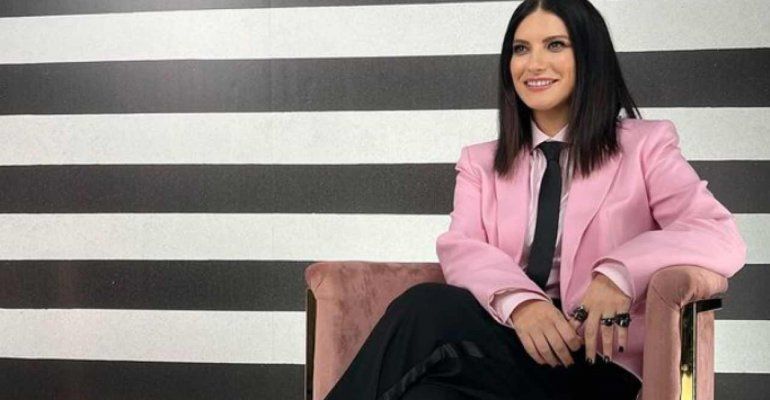 “Mi sono vergognata molto, ho pianto” Laura Pausini, confessione straziante in un’intervista