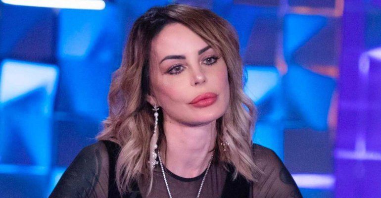 Verissimo, Nina Moric confessa: “Troppe volte ho giudicato, era solo colpa mia”