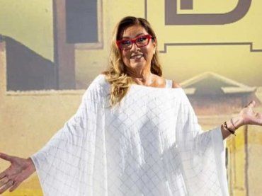 Romina Power irriconoscibile, il look jeans e maglietta le sta divinamente – FOTO