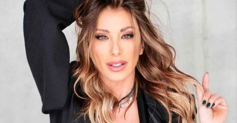 Sabrina Salerno, showgirl dal fascino intramontabile si diverte con Soleil e Flo