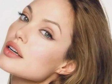 Cosa succede ad Angelina Jolie? Pianti e dispiaceri per l’attrice di Hollywood