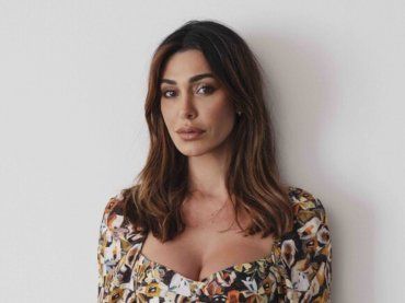 Belen Rodriguez criticata per le foto in intimo: ” Solo così puoi far carriera”, la showgirl risponde in modo epico