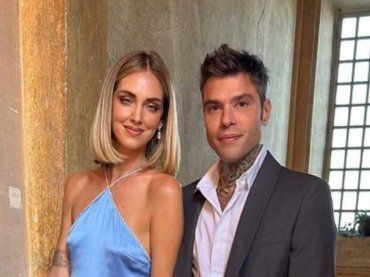 Chiara Ferragni e Fedez, lei è senza veli in bagno: la foto fa un milione di likes