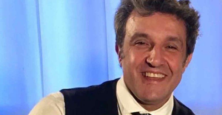 Flavio Insinna il dettaglio della sua vita che non ha mai reso pubblico, il motivo dietro questa “scelta”