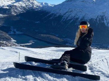 Ilary Blasi, momenti magici a St.Moritz con Bastian, dalle FOTO qualcosa cattura la curiosità del web