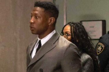 Jonathan Majors dichiarato colpevole per aggressione: la vittima è Grace Jabbari