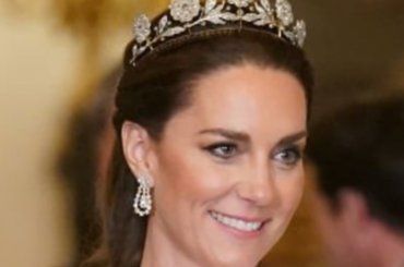 La Strathmore Rose Tiara indossata da Kate ha una storia misteriosa, cosa rappresenta