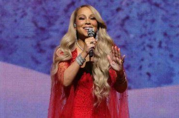 Mariah Carey rischia di perdere il primato di Natale, poi si salva in extremis