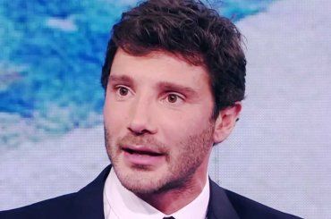 Stefano De Martino ha fatto qualche ritocchino? Le cose stanno così