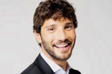 Stefano De Martino emozionato come non mai, la nuova avventura ha inizio