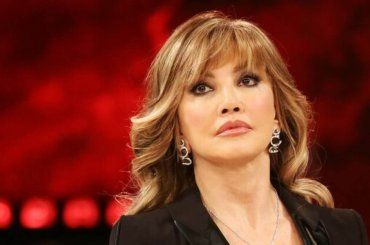 Milly Carlucci irremovibile su Ballando, in bilico le sorti di due coppie: colpo di scena per i concorrenti