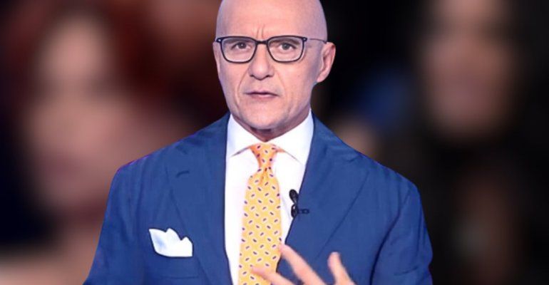 Grande Fratello, Signorini perde il controllo dello show: “Mi fermo qui”, episodio gravissimo