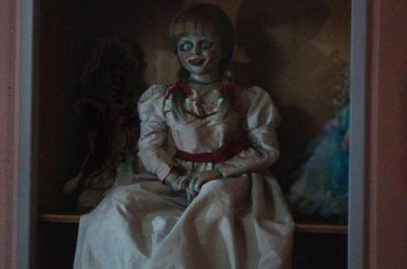 Annabelle, sai cosa accade quando si sposta la vera bambola assassina?