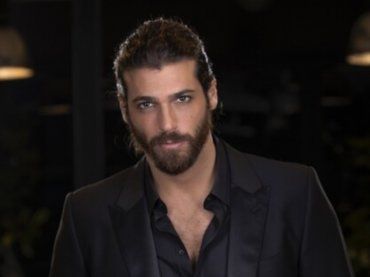 Can Yaman si prepara per ‘Sandokan’ ma l’enorme dettaglio fa passare tutto in secondo piano: “Sei divino”