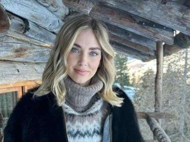 Il crollo colossale di Chiara Ferragni, scompaiono i pannelli Pantene dalle profumerie