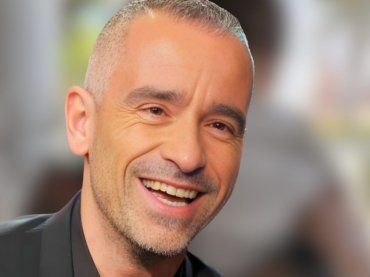 Eros Ramazzotti stringe forte Cesare, lo scatto intenerisce i fan – FOTO