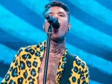 Fedez a cena senza Chiara, all’improvviso accade il peggio: povera Paloma