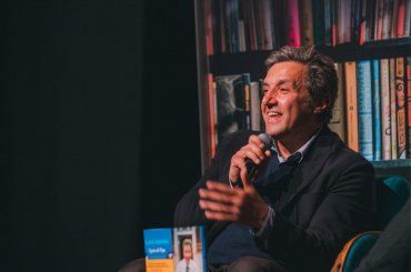 Flavio Insinna: “Era il mio sogno nel cassetto”, purtroppo il conduttore non l’ha mai realizzato