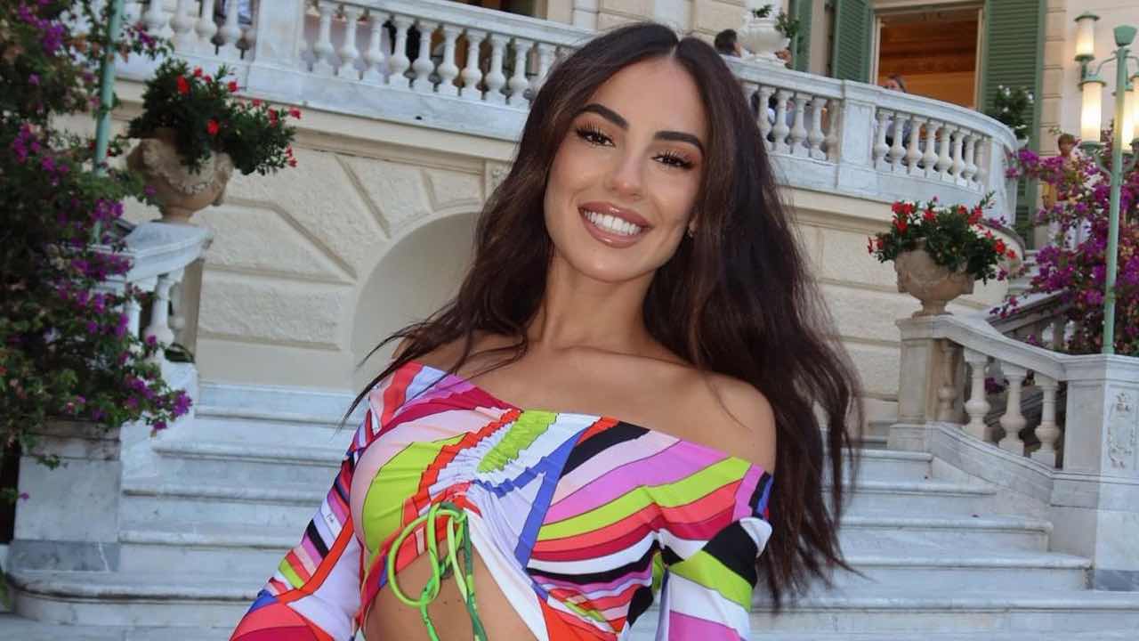 Giulia De Lellis ritorna sulle corna ed il mantra spopola tra i fan:  Questa me la segno