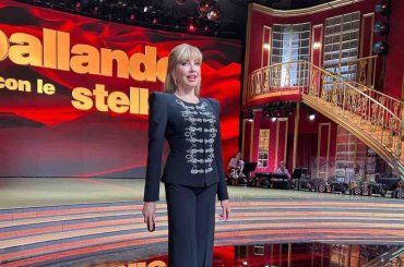 ‘Ballando’, Milly Carlucci al settimo cielo, l’amore trionfa dietro le quinte dello show