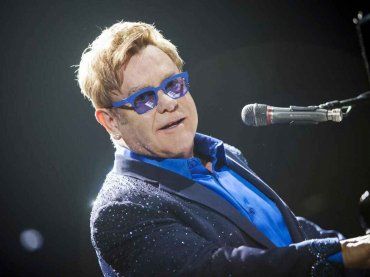 Elton John devolverà la sua eredità ai fan e non ai figli, il motivo dietro questa scelta