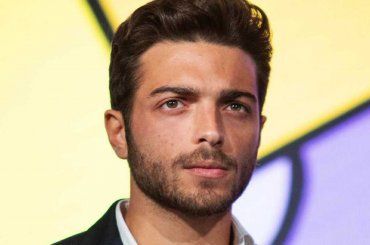 Gianluca Ginoble ‘bello da far girare la testa’, fan senza parole per il tenore del Volo – FOTO