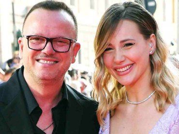 Gigi D’Alessio, padre per la sesta volta: Denise è nuovamente incinta