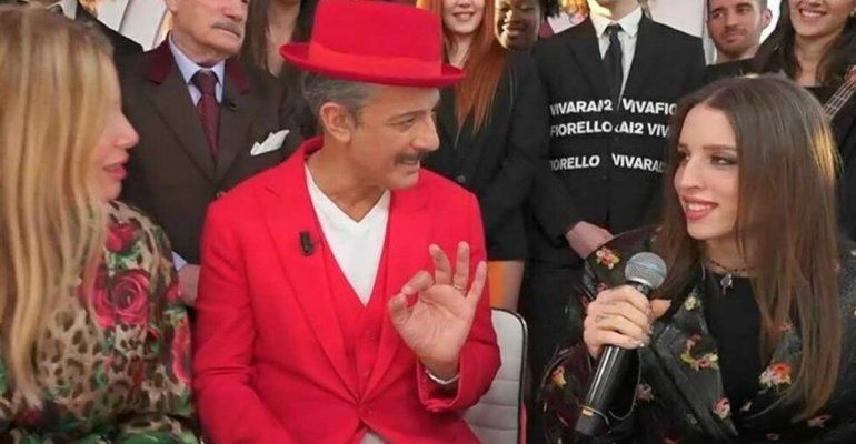 Fiorello, battuta di pessimo gusto ad Angelina: uno dei momenti peggiori di Viva Rai 2 – VIDEO