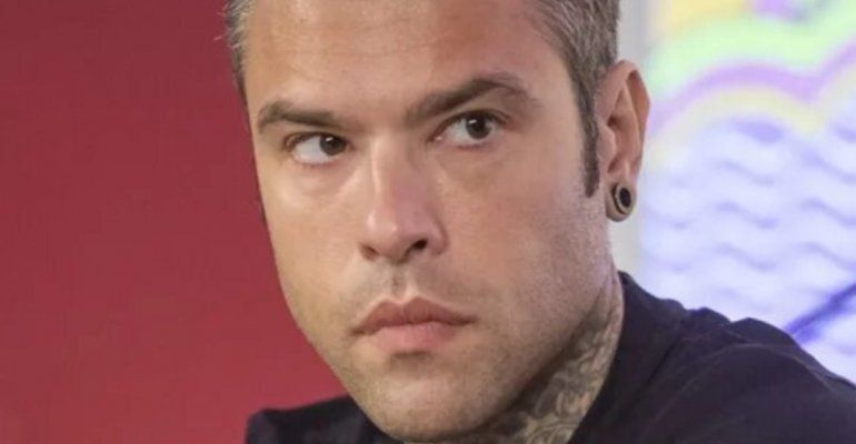 Fedez, comportamento mai visto alla fashion week: cosa ha fatto tutto il tempo