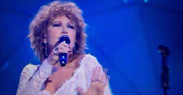 Fiorella Mannoia canta ‘Mariposa’, pubblico in visibilio