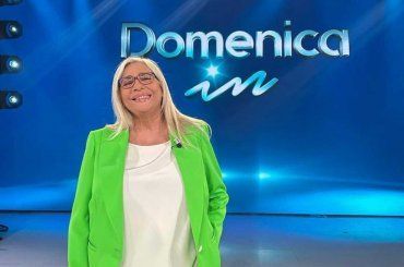 Mara Venier nell’occhio del ciclone, l’interruzione e il fuori onda imbarazzante