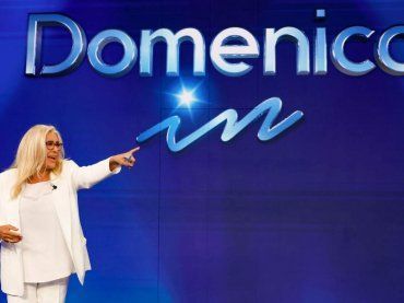 Domenica In, duro colpo per Mara Venier e le critiche sembrano non finire mai