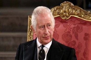 Re Carlo, lo sfregio al figlio Harry: cosa ha fatto per salvaguardare William