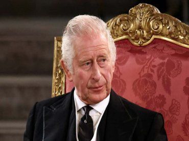 Re Carlo, lo sfregio al figlio Harry: cosa ha fatto per salvaguardare William