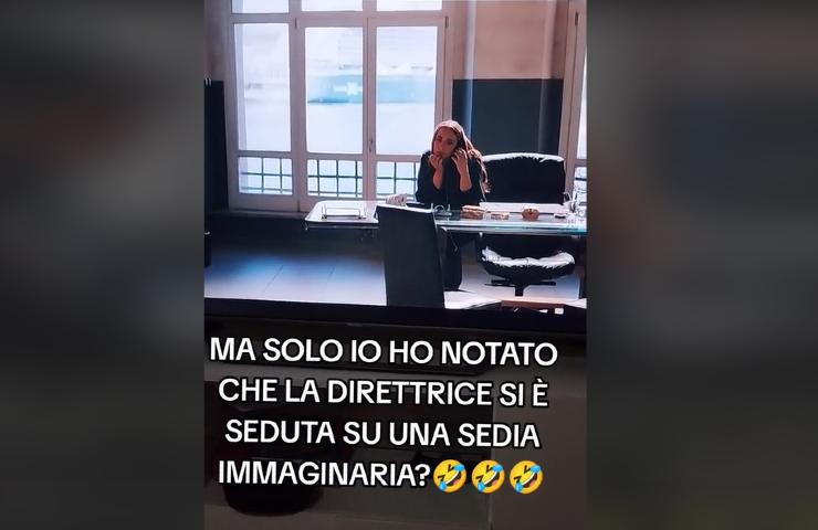 Scena di Mare Fuori: nel video virale su Tik Tok, la Direttrice fa finta di sedersi