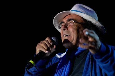 Al Bano tra le braccia di un’altra, beccato fuori Italia con la lei famosissima – VIDEO