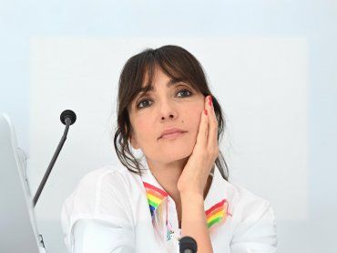 Ambra Angiolini infortunata, come sta l’attrice e come si sta curando