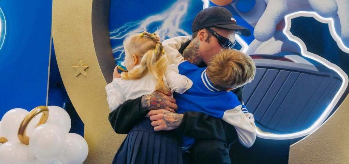 Fedez con i figli festa del papà