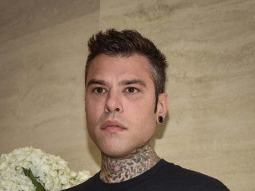 Fedez, due anni dopo la vittoria al tumore torna a sorridere