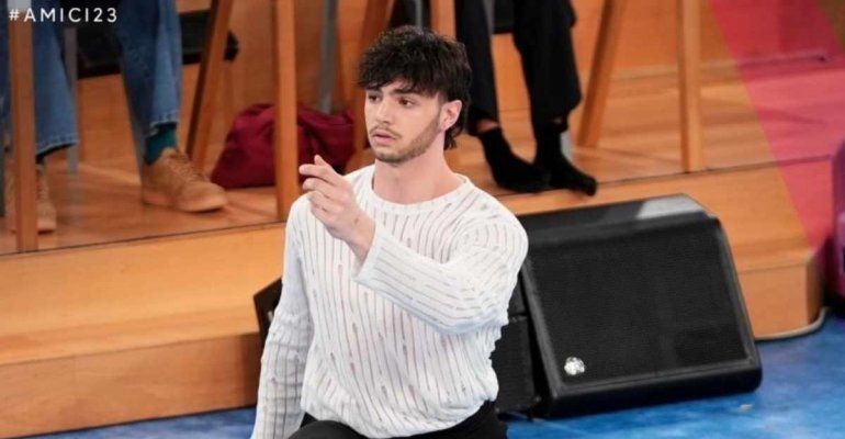 Amici, colpo di scena per Nicholas. La scelta del ballerino fa scoppiare la lite