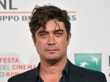 Riccardo Scamarcio: “Ho paura di morire”. Cosa ha segnato la vita del grande attore pugliese