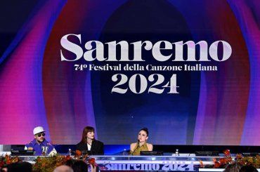 È di Napoli e non è Gigi D’Alessio: sarà lui a presentare il festival nel 2025